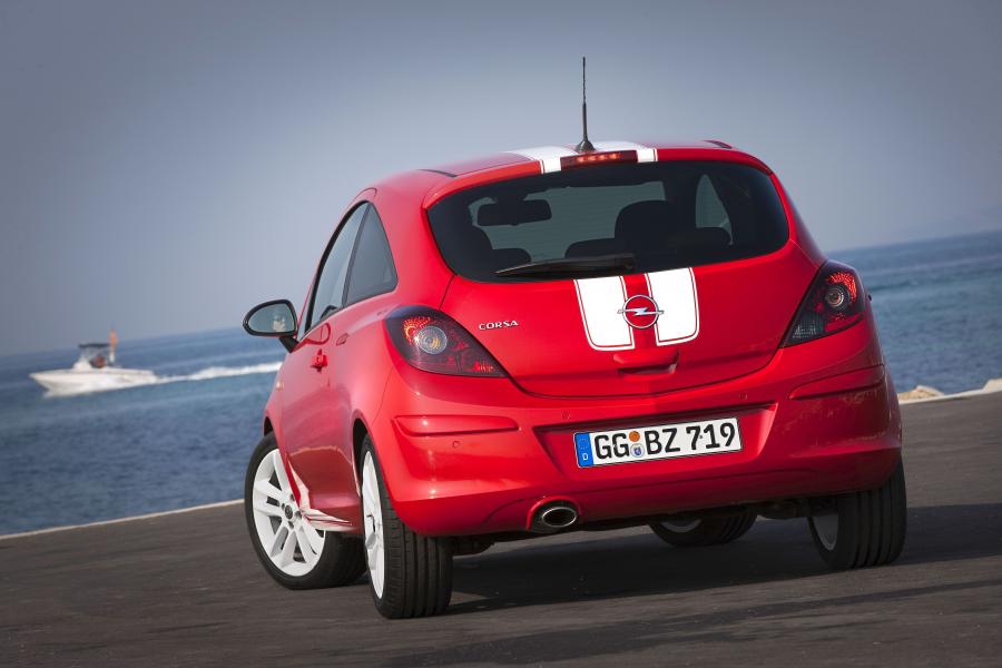  Opel Corsa Stripes 2010 года  (фото 2 из 6)